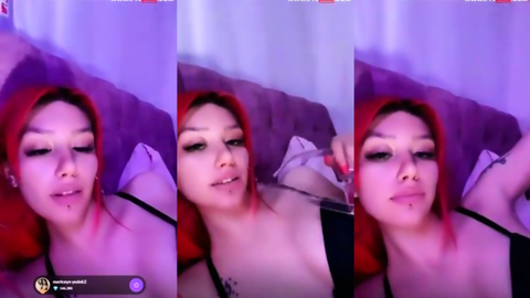 Mericeyn Tango kırmızı saçlarıyla webcamde baştan çıkarıyor