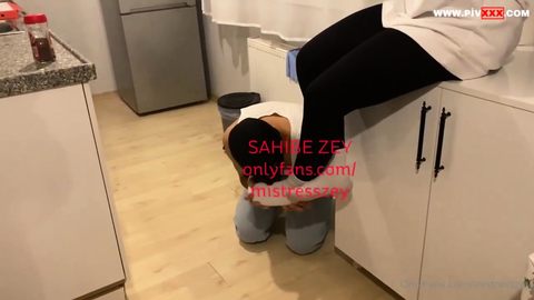 EV KÖLEM, HİZMET KÖLEM, KÖPEĞİM !